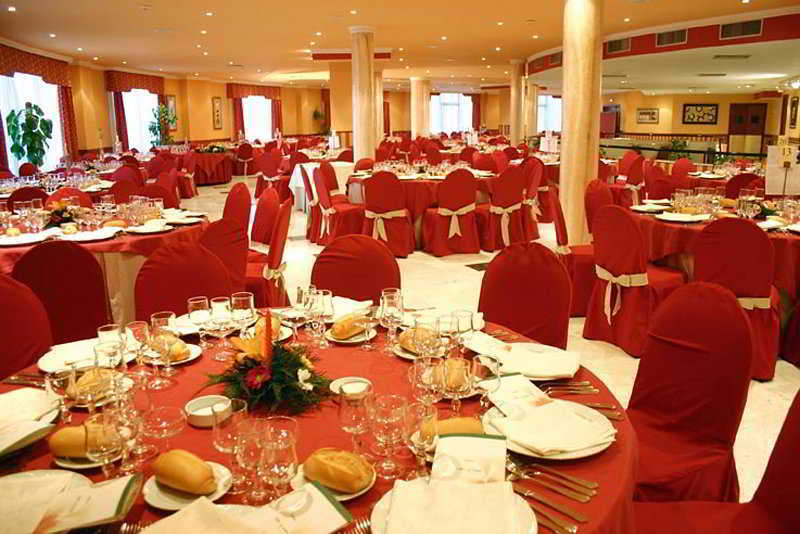 Hotel Bluecity Caceres Golf Restaurante foto